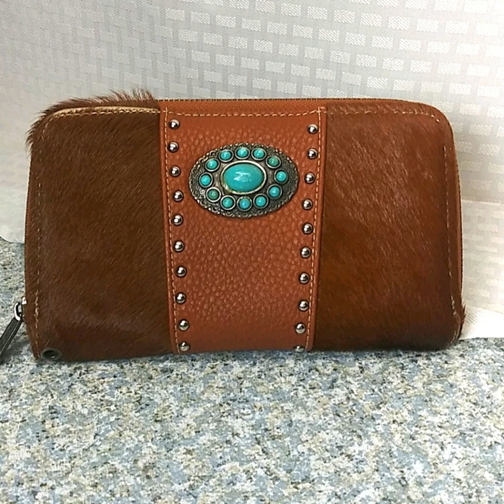 Trinity Ranch cowhide wallet